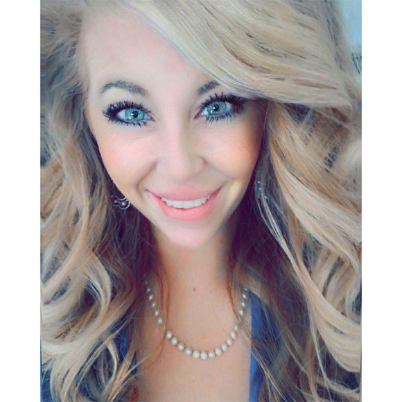 Meet your Posher, Ashley - Picture 1 of 1